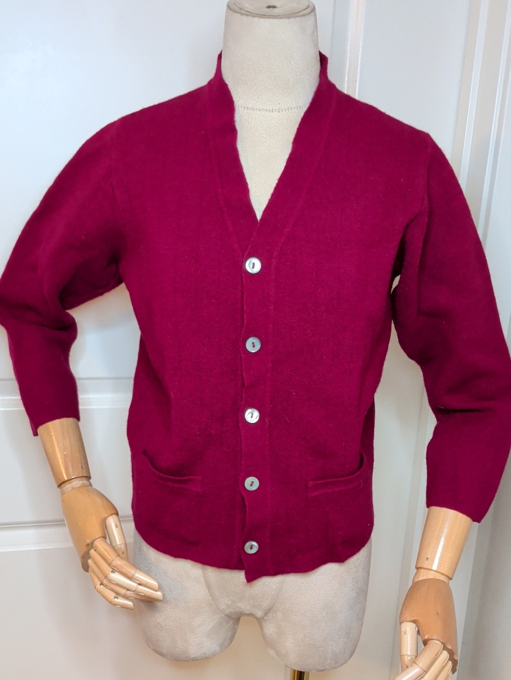 Vintage 70s Golden Lamb 100% Wool Cardigan Sweater Size 38 Burgundy 3/4 Sleeve
